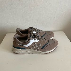 New Balance 997H from Italy New in Box size 9 D men/10.5 women